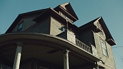 кадр из фильма Проклятый дом 2