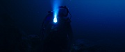 кадр из фильма Синяя бездна