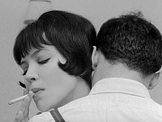 кадр из фильма Жить своей жизнью