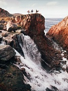 кадр из фильма Прибой